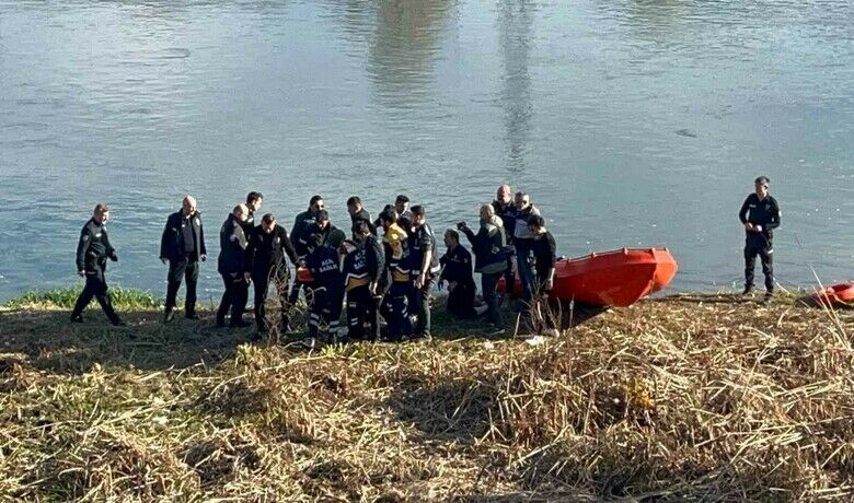 Yeşilırmak’a atlayan şahsı itfaiye kurtardı
 - Samsun’un Çarşamba ilçesinde Yeşilırmak Nehri’ne atlayan şahsı itfaiye kurtardı.
