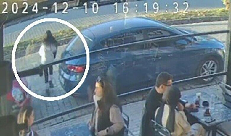 Samsun’da otomobilin çarptığıçocuk hayatını kaybetti - Samsun’da yolun karşısına geçmeye çalışırken otomobilin çarptığı 10 yaşındaki kız çocuğu hayatını kaybetti.