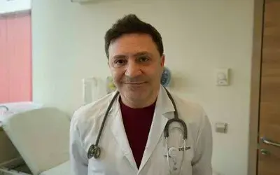 Profesör, korona sonrası halı sahada ve egzersiz yaparken ani ölümlere dikkat çekti