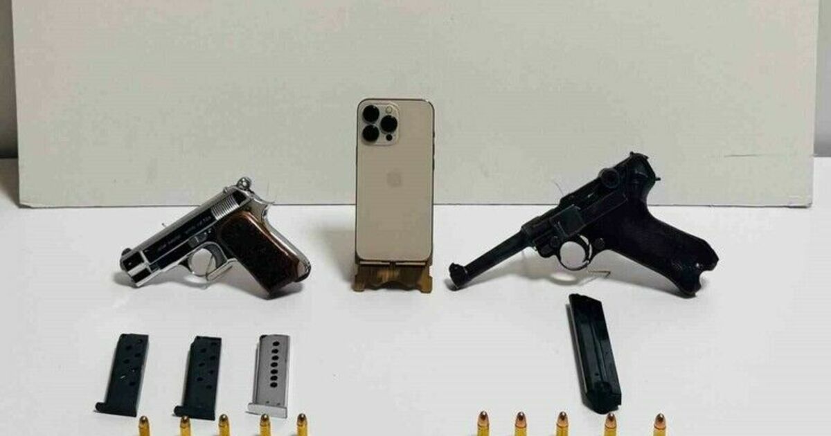 Bafra'da 2 adet ruhsatsız silahla yakalanan şahıs gözaltına alındı