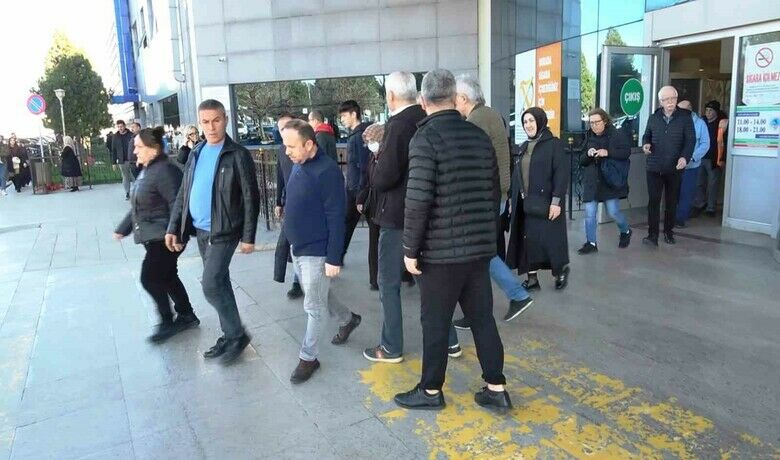 Samsun’da kamu hastanelerinde ’sistem’ arızası - Samsun’da kamu hastanelerinde sistem arızası nedeniyle sağlık hizmetleri aksadı, hastalar şehirdeki özel hastanelere yönlendirildi.