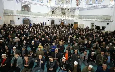 Miraç Kandili’nde vatandaşlar camilere akın etti

