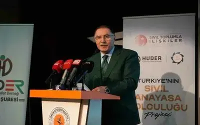 Şeref Malkoç: "Temennimiz hakkaniyet ve adaletten yana olan katılımcı bir anayasa inşa edilmesi"
