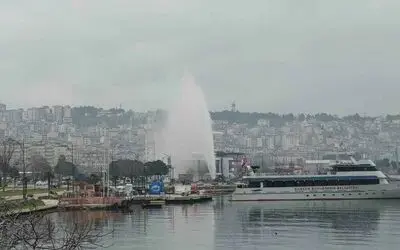 Samsun’da su borusu patladı, sular 60 metre gökyüzüne fışkırdı
