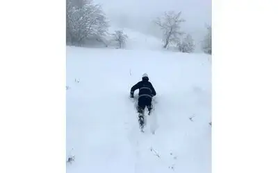 Elektrik firması çalışanlarının zorlu kış mesaisi
