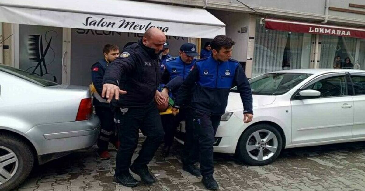 Merdivenden düşen zabıta memuru yaralandı