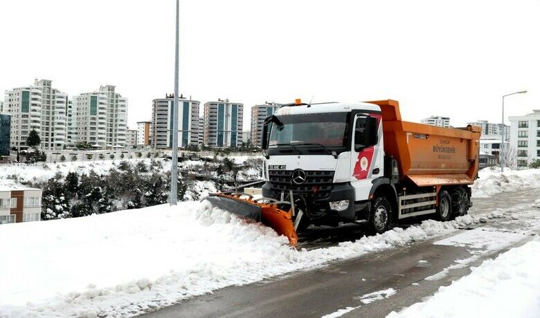 Samsun’da şehirde vekırsalda karla mücadele çalışması - Samsun’da etkili olan kar fırtınasının ardından şehir merkezi ve kırsalda yol açma ve temizleme çalışmaları sürüyor.