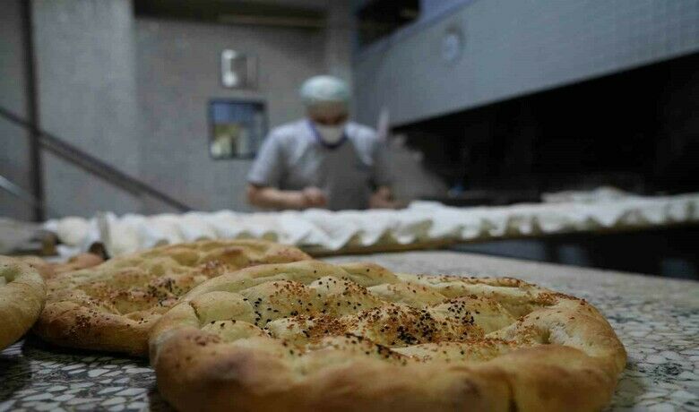 Samsun’da Ramazan pidesinin fiyatı belli oldu - Samsun’da geçen yıl 20 TL’den satılan 320 gram sade Ramazan pidesi, bu yıl 25 TL’den satışa sunulacak.