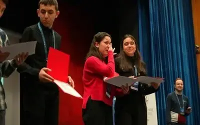 56. Lise Öğrencileri Araştırma Projeleri Bölge Yarışması’nı kazanan öğrencilerin sevinç gözyaşları
