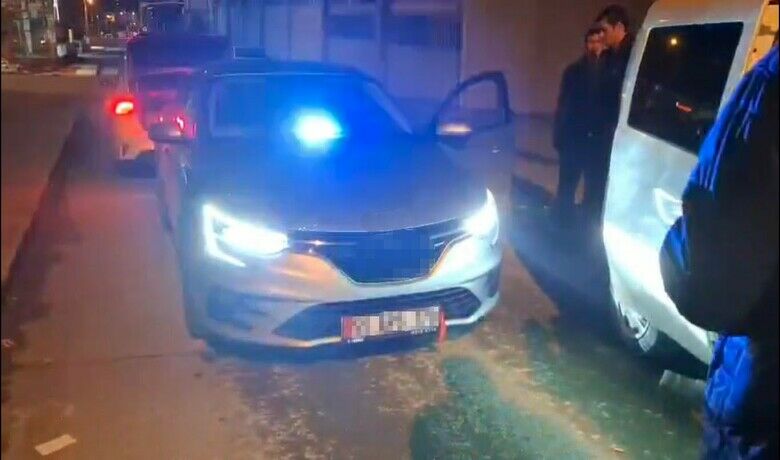 Çakar takılı araca 276 bin 172 lira para cezası - Samsun’un Bafra ilçesinde çakar takılı araç sürücüne ve araç sahibine toplamda 276 bin 172 lira para cezası uygulandı.