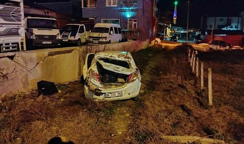 Emniyet kemeri hayat kurtardı - Samsun’un Bafra ilçesinde meydana gelen kazada sürücü, hurdaya dönen araçtan emniyet kemeri sayesinde