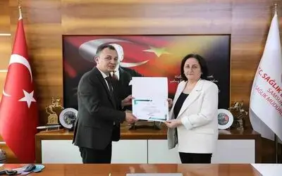 Binlerce bebeğin doğumunda yardımcı olan ebeye Sağlık Bakanlığı’ndan teşekkür belgesi

