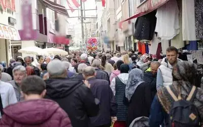 Çarşı-pazarda bayram şenliği
