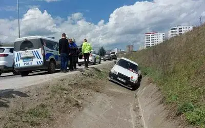 Samsun’da yoldan çıkan otomobil su kanalına girdi: 1 yaralı
