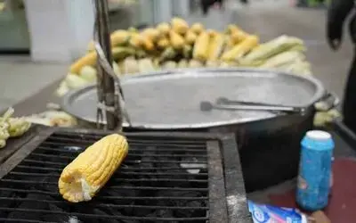 Erkenci süt mısır tezgahta: Közde 60, haşlamada 50 TL

