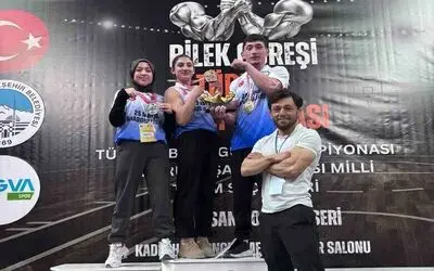 Samsun’un bilekleri Türkiye şampiyonasında zirveyi bırakmadı

