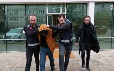 Sokak ortasında karısını öldüren koca tutuklandı
