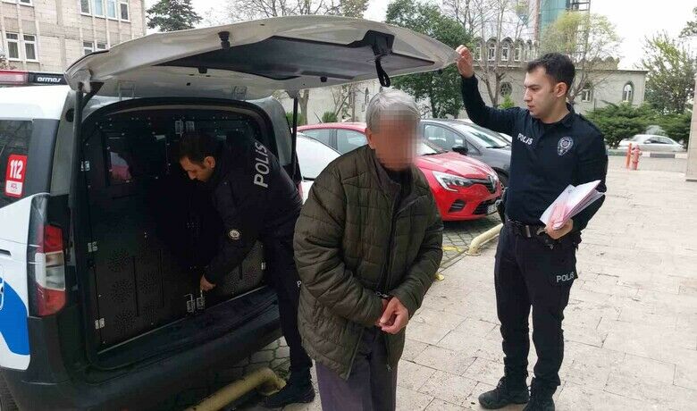 Yaşlı adam parkta oturan üniversite öğrencisi kızı tacizden gözaltına alındı
