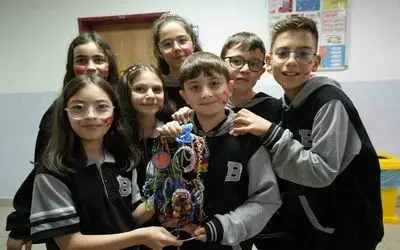 Minik kalplerden sosyal sorumluluk projesi: Gelirlerini bağış yapıyorlar
