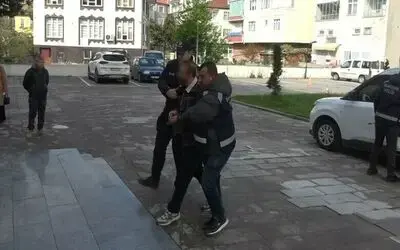 Taş kokain ile yakalanan metafizik uzmanı ve şoförü adliyeye sevk edildi