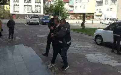Taş kokain ile yakalanan metafizik uzmanı ve şoförü tutuklandı