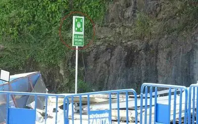 Samsun’daki heyelan faciasında dikkat çeken ‘toplanma alanı’ tabelası
