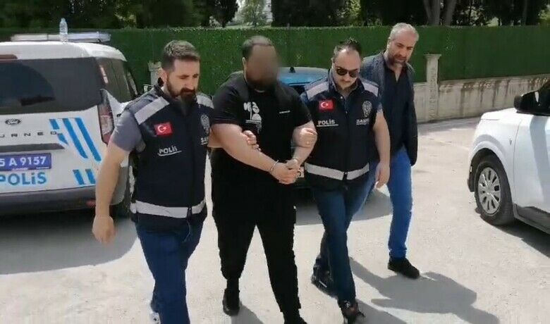 19 Mayıs'ta 13 yıl 11ay hapis cezası bulunan şahıs yakalandı - Samsun’da 10 ayrı suçtan toplam 13 yıl 11 ay 7 gün hapis cezası bulunan şahıs polisin takibi sonucu yakalandı.