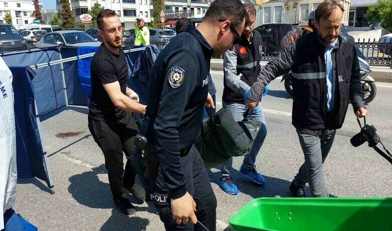 Samsun’da beton mikseri ileçarpışan motosiklet sürücüsü hayatını kaybetti - Samsun’da beton mikseri ile çarpışan motosiklet sürücüsü 28 yaşındaki genç, olay yerinde hayatını kaybetti.