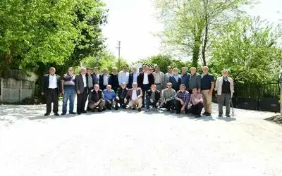 Mahalleliden yol yapımına yemekli teşekkür
