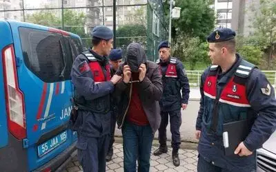 İnternetten izleyip 5. kattaki evini uyuşturucu tarlasına çeviren şahıs tutuklandı
