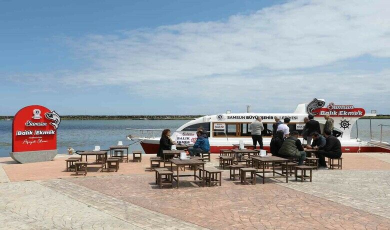 SBB, balık-ekmek teknesini hizmete açtı
 - Samsun Büyükşehir Belediyesi (SBB) tarafından Kurupelit Yat Limanı’nda balık-ekmek teknesi hizmete açıldı.
