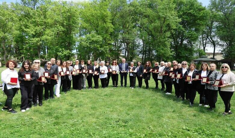 Cumhuriyet Kadınları Bandosu’na plaket
 - Ulusal ve uluslararası organizasyonlarda Atakum’u başarıyla temsil eden Atakum Belediyesi Cumhuriyet Kadınları Bandosu üyelerine, gösterdikleri özverili çalışmalar dolayısıyla plaket ve Atatürk heykeli takdim edildi.
