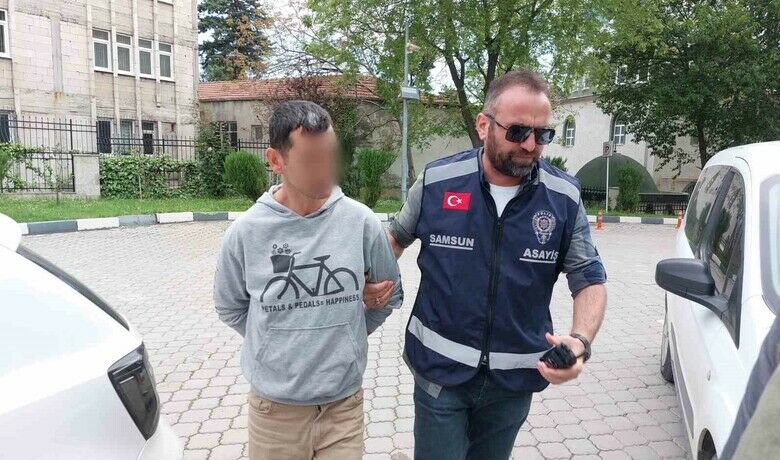 20 yıl hapis yatıp çıkanşahıs, yeniden hırsızlık yapınca tutuklandı - Samsun’da hırsızlık ve gasp suçlarından 20 yıl cezaevinde kalan ve yaklaşık bir yıl önce tahliye edilen şahıs, yeniden işlediği hırsızlık suçları sonrası polis ekiplerinin takibi sonucu yakalandı. Zanlı, çıkarıldığı mahkemece tutuklanarak yeniden cezaevine gönderildi.