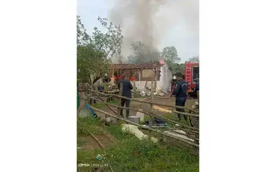 Yangında ev küle döndü
