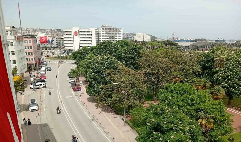 Samsun’da 19 Mayıs kutlamalarıkapsamında bazı yollar trafiğe kapatılacak - 19 Mayıs Atatürk’ü Anma, Gençlik ve Spor Bayramı kutlamaları kapsamında Samsun’da düzenlenecek çeşitli etkinlikler ve spor organizasyonları nedeniyle bazı yollar belirli saat aralıklarında araç trafiğine kapatılacak.