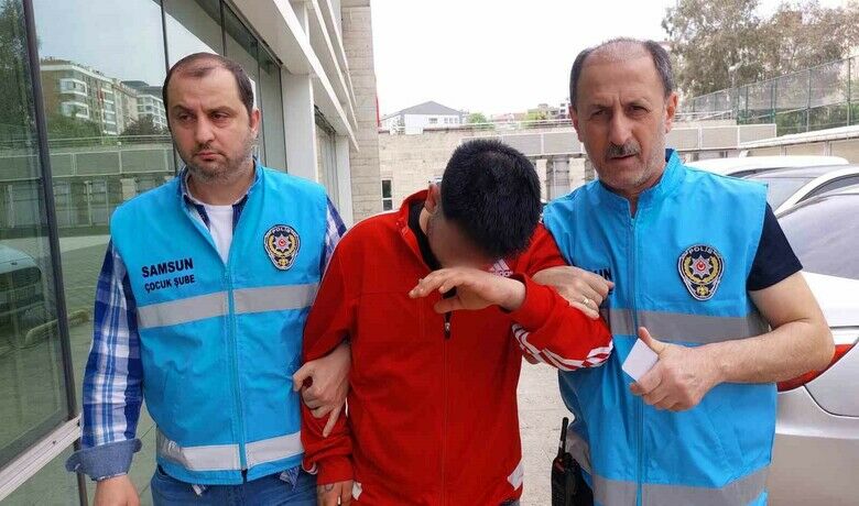 ’Laf atma’ tartışmasında 17yaşındaki çocuk tarafından öldürüldü - Samsun’da 1 çocuk babası denizci, ’laf atma’ tartışmasında 17 yaşındaki çocuk tarafından bıçaklanarak öldürüldü.