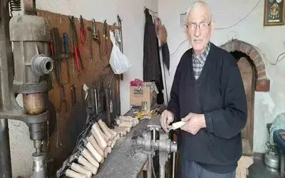 70 yıldır ’hayvan tarağı’ imalatı yapıyor
