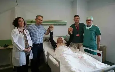 Dünyada 3. vaka: Moyamoya hastası ve her iki şah damarı tıkalı olan hastaya açık kalp ameliyatı
