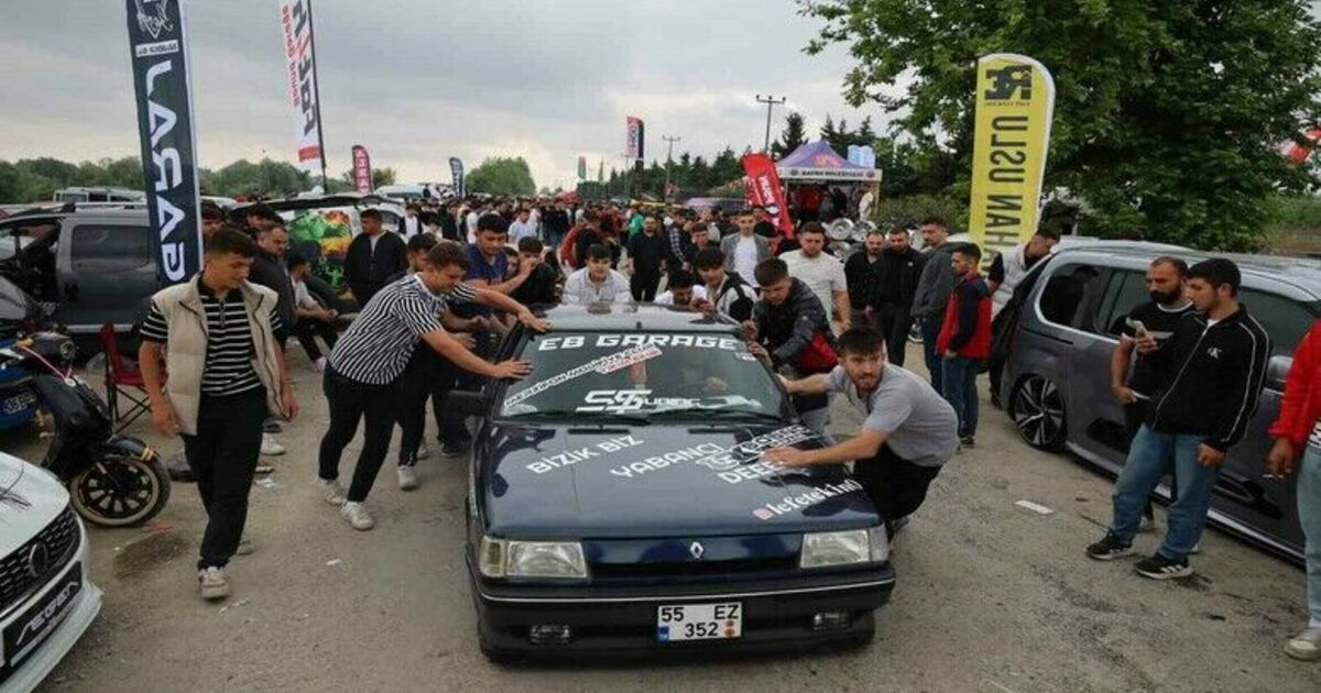 Bafra’da modifiye rüzgarı: 500 araç sergilendi
