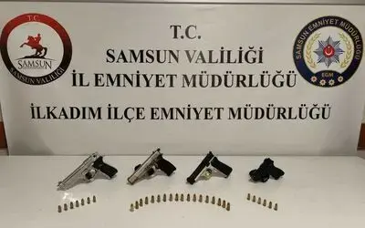 Samsun’da 2 kişi ruhsatsız silahlarla yakalandı
