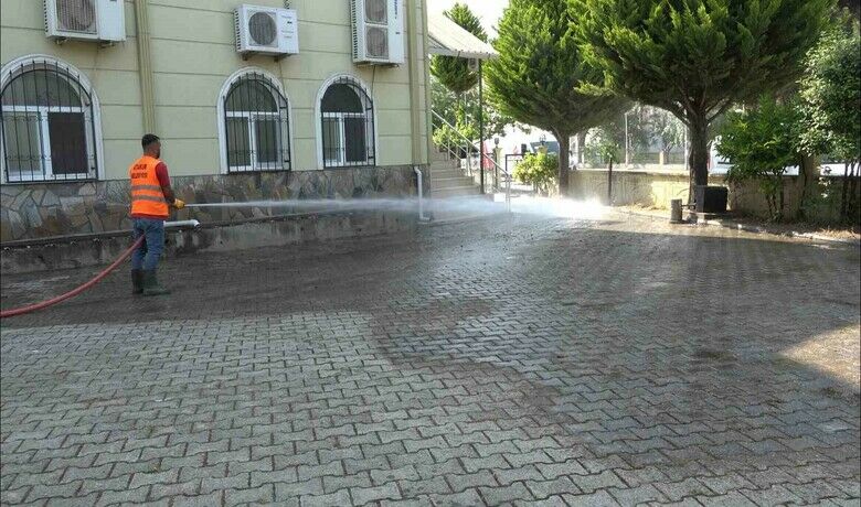 Atakum Kurban Bayramı’na hazır
 - Samsun’un Atakum ilçesinde Kurban Bayramı öncesi camilerde kapsamlı temizlik çalışması yapıldı. Atakum Belediyesi ekipleri tarafından 57 mahallenin tamamındaki ibadethaneler bayram öncesi hijyenik hale getirildi.