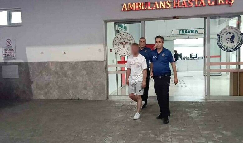 Bayramın ilk günü tartıştılar, 3.günde silahlar konuştu: 2 yaralı - SAMSUN (İHA) – Samsun’da Kurban Bayramı’nın ilk günü kavga eden grup arasında bayramın 3. günü yeniden tartışma çıktı. Çıkan kavgada pompalı tüfekle yaralanan 2 kişi hastaneye kaldırıldı.