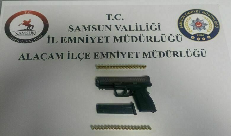 Alaçam'da Düğünde HavayaSilah Atan Maganda Yakalandı - Düğünde Silah Atan Şahıstan Ruhsatsız Tabanca ve 35 Fişek Ele Geçirildi