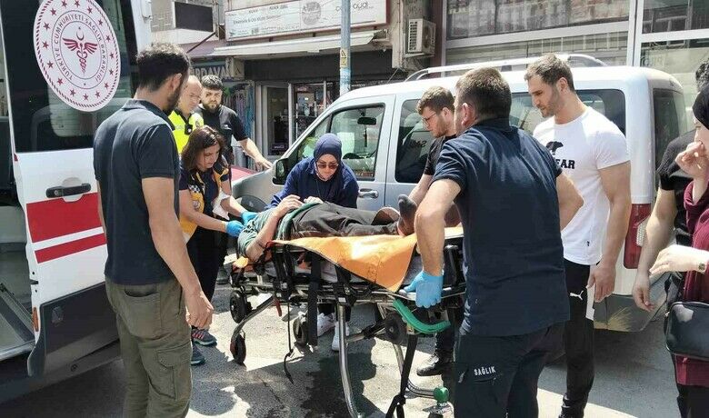 Bafra’da feci kaza: Forkliftin bıçağına çarpan motosiklet sürücüsü ağır yaralandı
