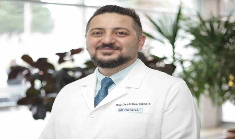 ’Aşırı terleme yüzündenbunları yapamıyorsanız, tedavi şart’ - SAMSUN (İHA) – Göğüs Cerrahisi Uzmanı Doç. Dr. H. Ulaş Çınar, "Aşırı terleme, kişinin günlük aktivitelerini, psikolojik durumunu ve sosyal yaşantısını etkiliyorsa, tokalaşmaktan, insanlarla tanışmaktan çekiniyor, kalem tutamıyor, el aletlerini kullanamıyorsa, mutlaka tedavi edilmelidir" dedi.