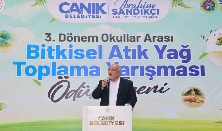 Başkan Sandıkçı: "Sıfır atık kültürünün dahayaygın bir hale gelmesine katkılar sunuyoruz" - Samsun’un Canik Belediye Başkanı İbrahim Sandıkçı, 3. Dönem Okullar Arası Bitkisel Atık Yağ Toplama Yarışması’yla 1 buçuk ton bitkisel atık yağı geri dönüşüme kazandırdıklarını ve yer altı su kaynaklarının kirlenmesini önlediklerini belirtti.