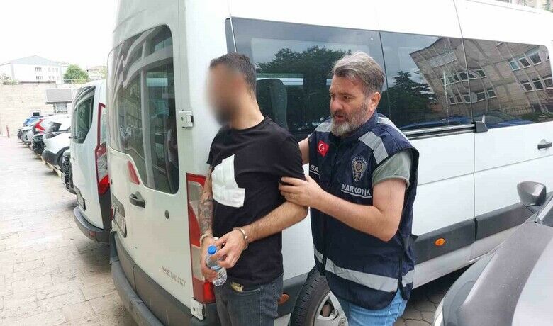 Uyuşturucu ticaretinden tutuklandı
 - Samsun’da uyuşturucu ticaretinden gözaltına alınan bir kişi çıkarıldığı mahkemece tutuklandı.