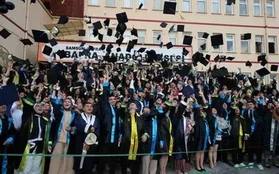 Bafra Anadolu Lisesi’nde coşkulu mezuniyet töreni
