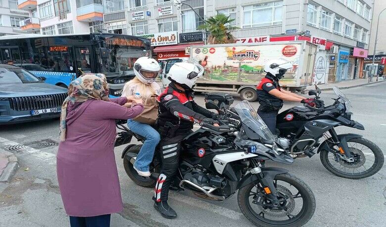 YKS'de yine 19 Mayıs lisesi kazası  - SAMSUN (İHA) – Samsun’da YKS’ye girmek isteyen onlarca öğrenci, sınav kağıdında 19 Mayıs Lisesi ibaresini görünce, girecekleri okuldan 43 kilometre uzaktaki aynı isimli başka bir okula gidince sınava giremeyerek 1 yıllık çalışmalarını heba etti.