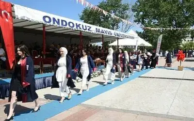 OMÜ Fen Fakültesi’nde mezuniyet coşkusu

